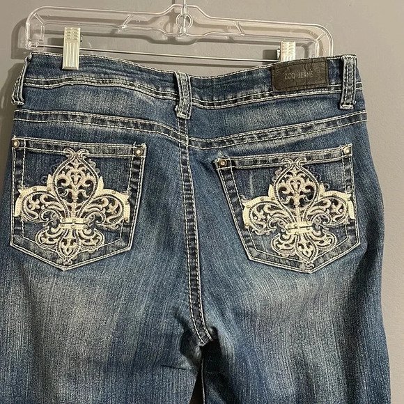 ZCO jeans ladies size 11 flared dark wash embellished pockets - Picture 6 of 8